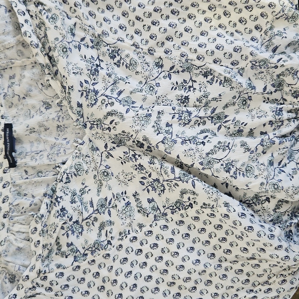 American eagle top size small white with floral design